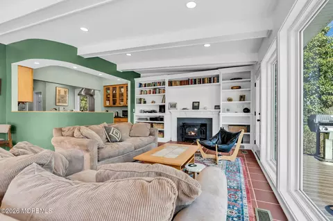 Living - 531 Locust Point Rd, Rumson, NJ 07760 photo 7 of 11