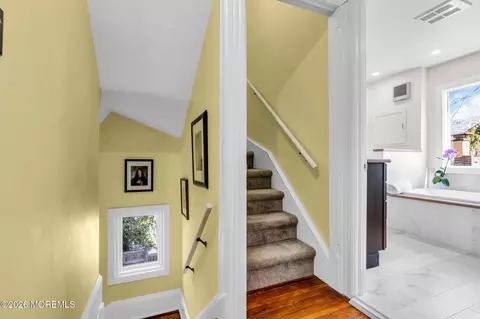 Entry Way - 531 Locust Point Rd, Rumson, NJ 07760 photo 2 of 2