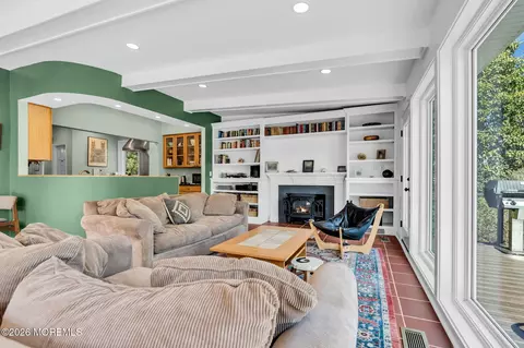 Living - 531 Locust Point Rd, Rumson, NJ 07760 photo 8 of 11