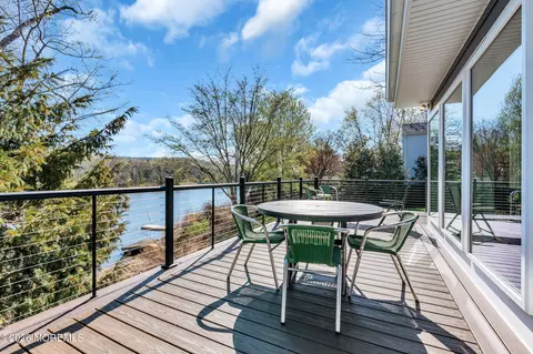Exterior - 531 Locust Point Rd, Rumson, NJ 07760 photo 8 of 15