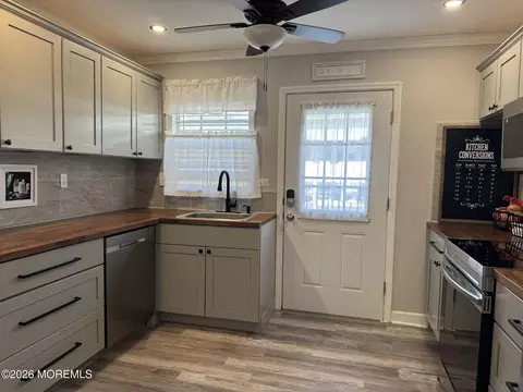 49 Cambridge Ct # C, Lakewood, NJ 08701
