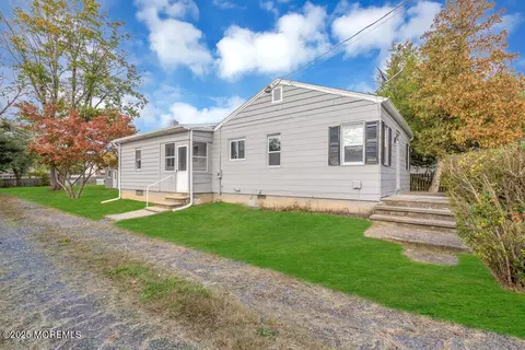 14 Mapletree Rd, Toms River, NJ 08753