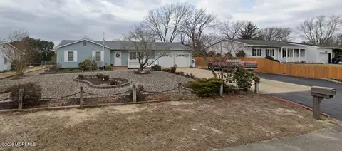 319 Savannah Rd, Toms River, NJ 08757