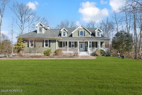 181 Asbury Rd, Farmingdale, NJ 07727