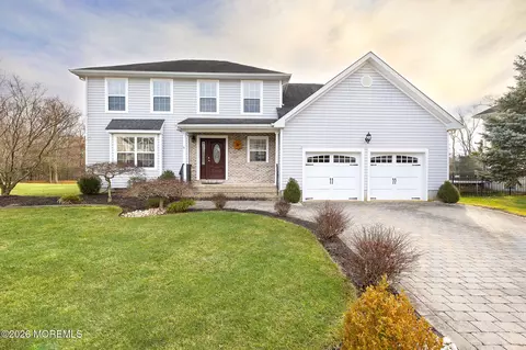 18 Rutgers Dr, Howell, NJ 07731