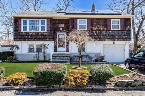 953 Neptune Ave, Beachwood, NJ 08722