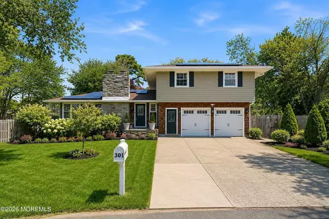 301 Florida Ct, Brick, NJ 08723