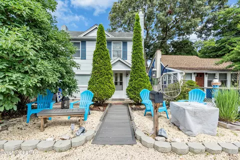 53 Country Club Ct, Brick, NJ 08723