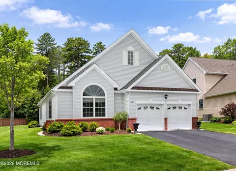 21 Benn Ln, Asbury Park, NJ 07712