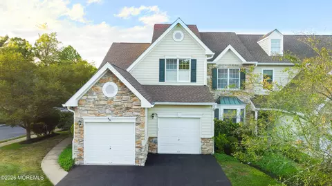 66 Patriot Hill Dr, Basking Ridge, NJ 07920
