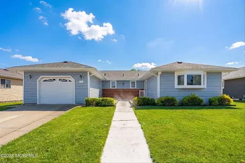 4 Ravenna Ct, Toms River, NJ 08755