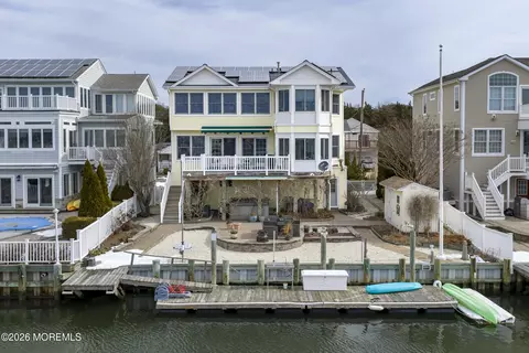 16 Beach Dr, Little Egg Harbor, NJ 08087