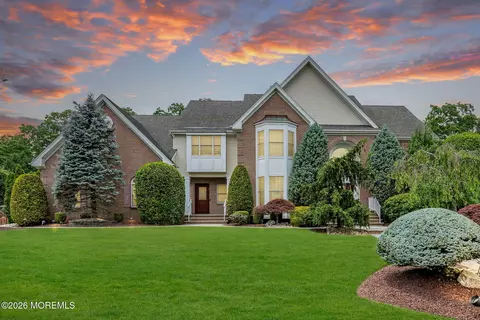 20 Coleridge Dr, Marlboro, NJ 07746