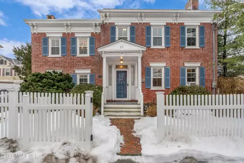 72 1st St, Keyport, NJ 07735