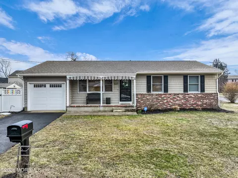 527 Delaware Ave, Point Pleasant, NJ 08742