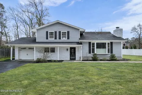 201 Manchester Ave, Lanoka Harbor, NJ 08734