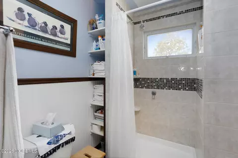 Bath - 60 Sunset Dr, Howell, NJ 07731 photo 2 of 7