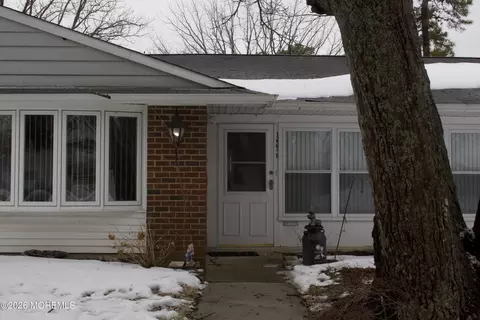 1227 Argyll Cir # B, Lakewood, NJ 08701
