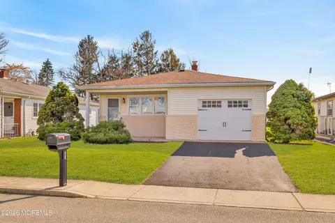 241 Charlotteville Dr N, Toms River, NJ 08757
