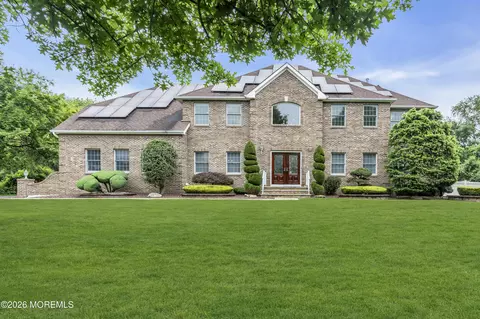 2 Michaels Ct, Jackson, NJ 08527