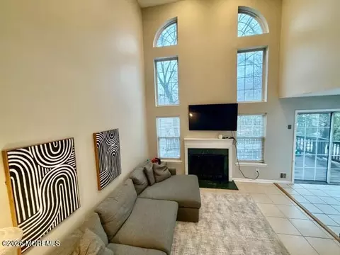24 Painted Wagon Rd, Holmdel, NJ 07733