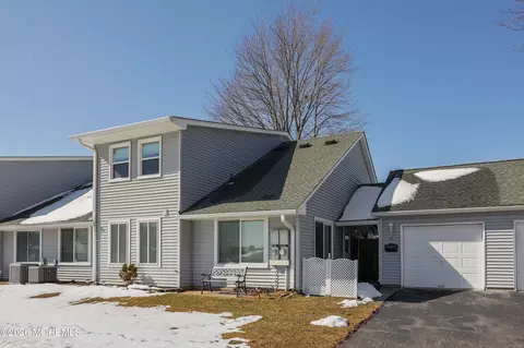 37 Amy Ct, Brick, NJ 08724