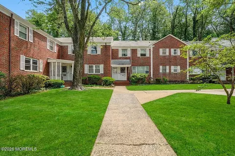 98 Manor Dr, Red Bank, NJ 07701