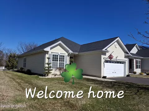 28 Prusakowski Blvd, Parlin, NJ 08859