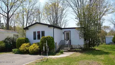 305 Jetty Dr, Egg Harbor Twp, NJ 08234