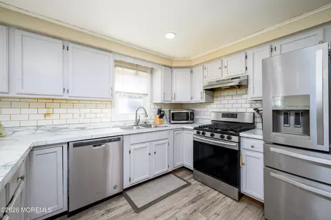 570 Eltone Rd, Jackson, NJ 08527