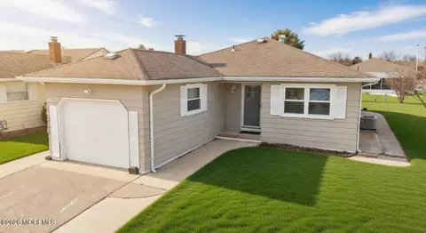11 Palmetto Point St, Toms River, NJ 08757