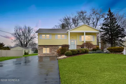 5 Milton Ave, Manalapan, NJ 07726