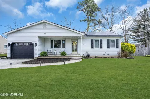 117 Inlet Ave, Manahawkin, NJ 08050