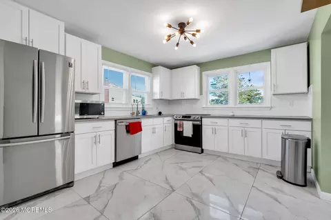 367 S Green St, Tuckerton, NJ 08087