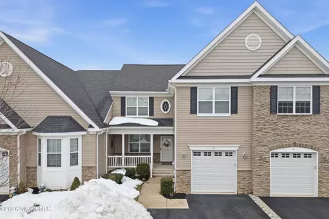 6 Traditions Pl, Monroe, NJ 08831