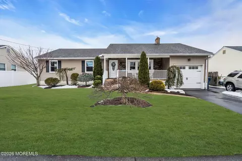 1237 Mermaid Ave, Beachwood, NJ 08722