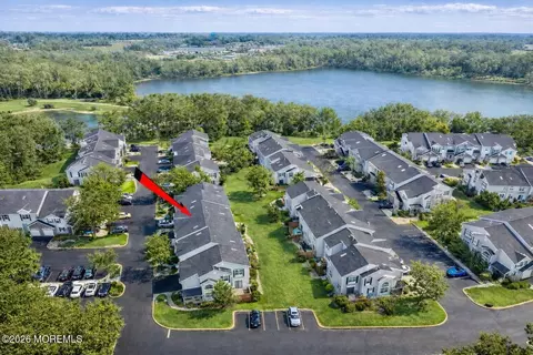 18 Bridge Pointe Dr #18, South Amboy, NJ 08879