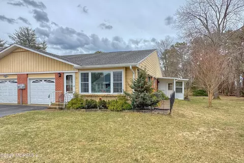 31 Columbus Blvd #B, Whiting, NJ 08759