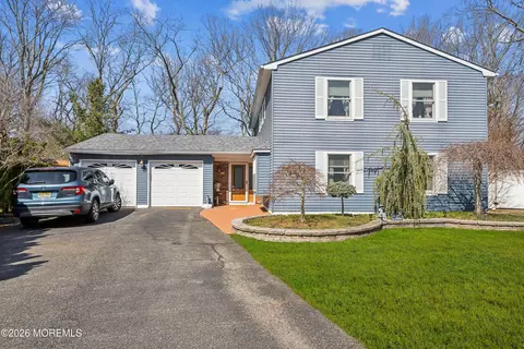 5 Liberty Ct, Howell, NJ 07731