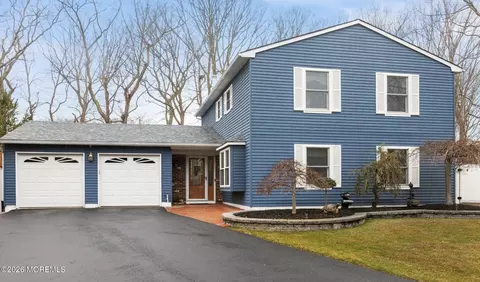 5 Liberty Ct, Howell, NJ 07731