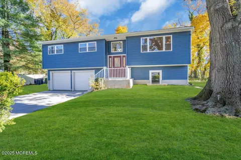 4 White Dr, Neptune City, NJ 07753