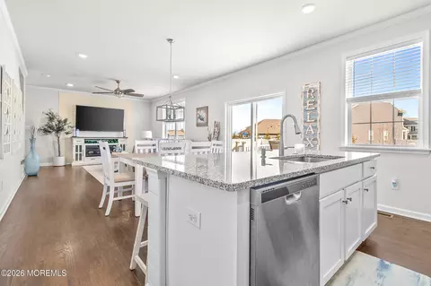 Kitchen - 24 Wright Rd, Barnegat, NJ 08005 photo 3 of 5