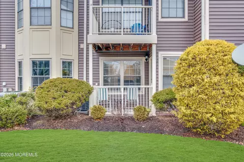 202 Blew Ct, East Brunswick, NJ 08816