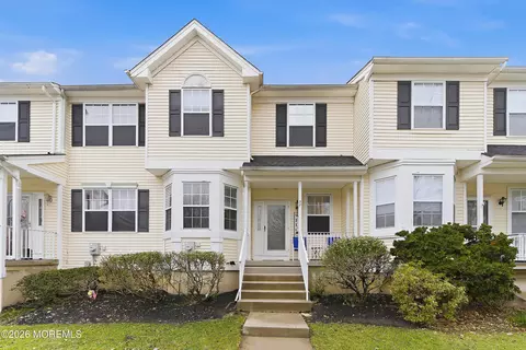 37 Hadley Dr, Robbinsville, NJ 08691