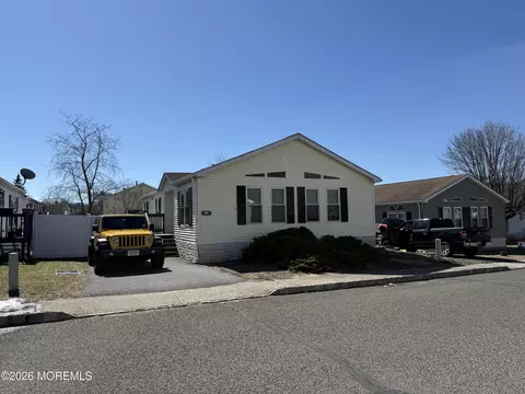 85 Seattle Slew Dr, Howell, NJ 07731