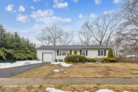 2 Northgate Dr, Howell, NJ 07731