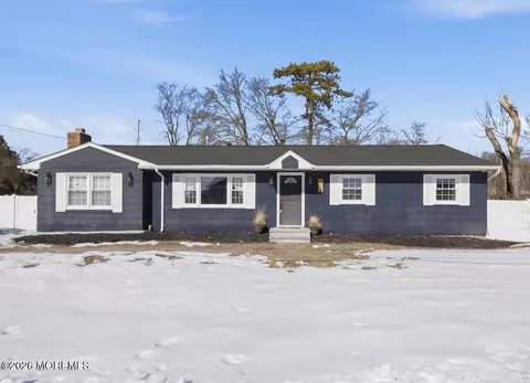 802 E Hickory Dr, Lanoka Harbor, NJ 08734