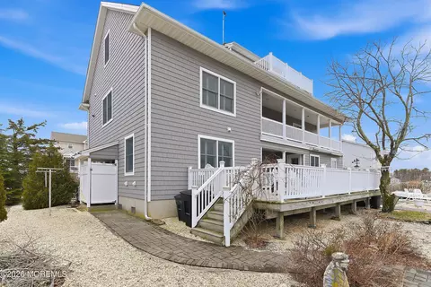 Exterior - 33 Sands Point Rd, Waretown, NJ 08758 photo 16 of 18