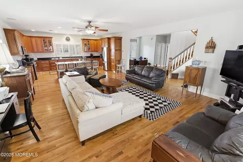Living - 33 Sands Point Rd, Waretown, NJ 08758 photo 4 of 4