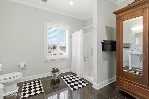 Bath - 33 Sands Point Rd, Waretown, NJ 08758 photo 5 of 5